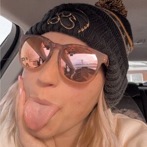 Meet your Posher, Taylor